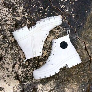 Palladium Pallabase Twill Star White womens size 9